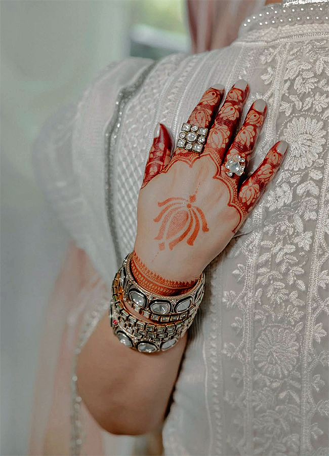 Hina Khan marries Rocky Jaiswal in an intimate ceremony amid cancer battle Photos12