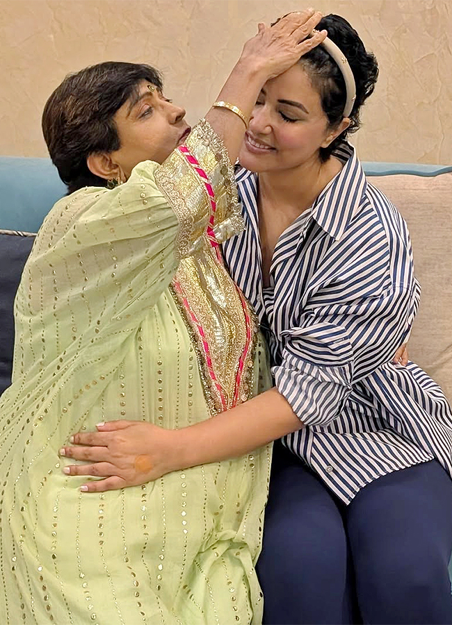 Hina Khan marries Rocky Jaiswal in an intimate ceremony amid cancer battle Photos19