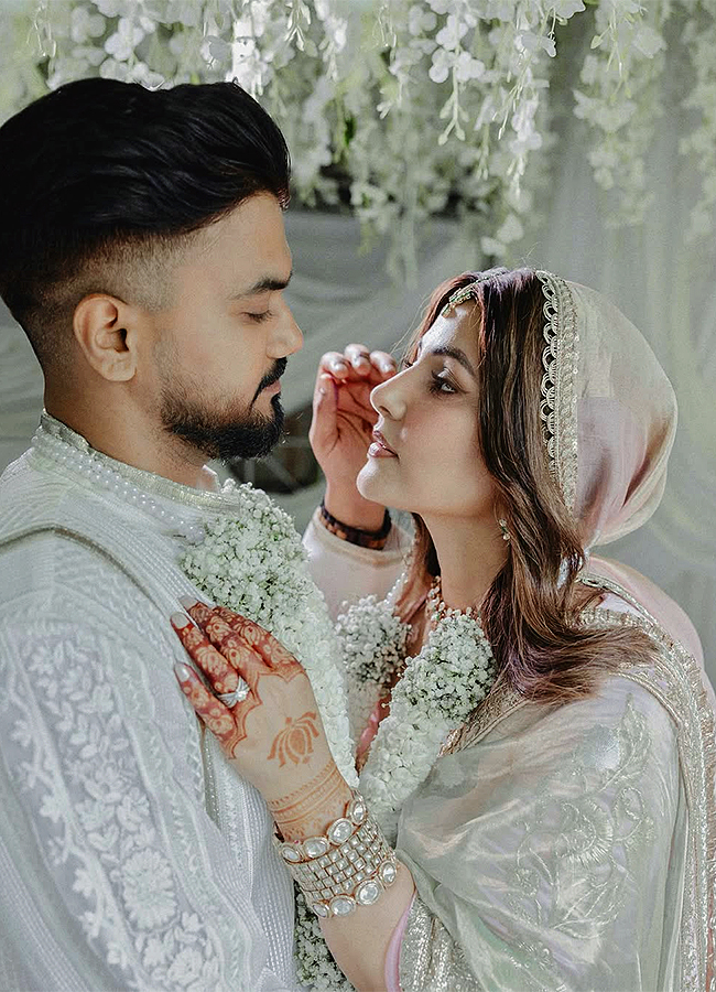Hina Khan marries Rocky Jaiswal in an intimate ceremony amid cancer battle Photos8