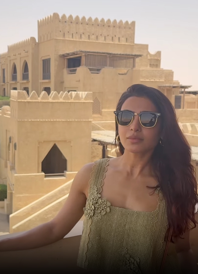 Samantha's Dubai tour viral photos get millions of likes11