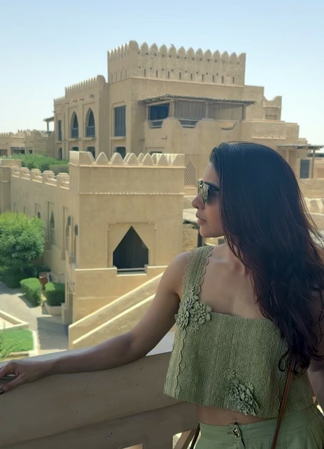 Samantha's Dubai tour viral photos get millions of likes10