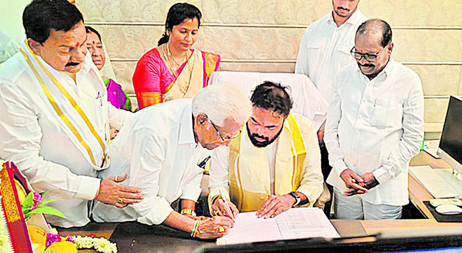 జీడీసీసీబీ పర్సన్ ఇన్చార్జిగా బాధ్యతల స్వీకరణ 2