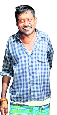 ట్రాక్టర్ బోల్తా.. డ్రైవర్ మృతి1