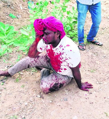 రోడ్డు ప్రమాదంలో ఉపాధ్యాయురాలి మృతి 4