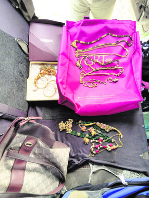 రోడ్డు ప్రమాదంలో ఉపాధ్యాయురాలి మృతి 2