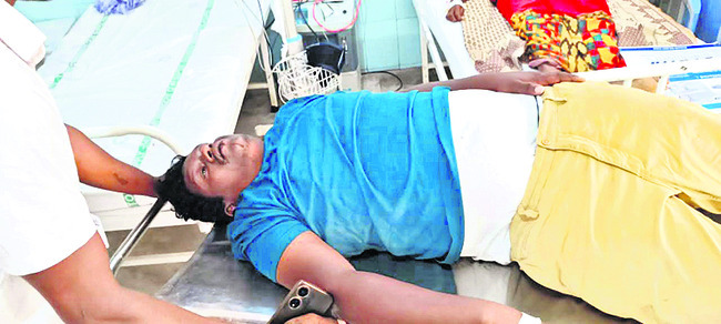 ఆటో డ్రైవర్పై దాడి 1