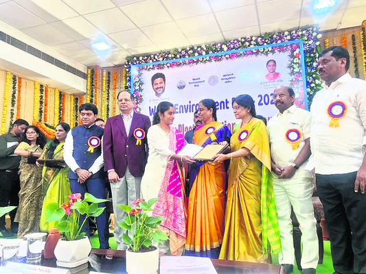 మోడీ పాలనలో  దేశం అభివృద్ధి1
