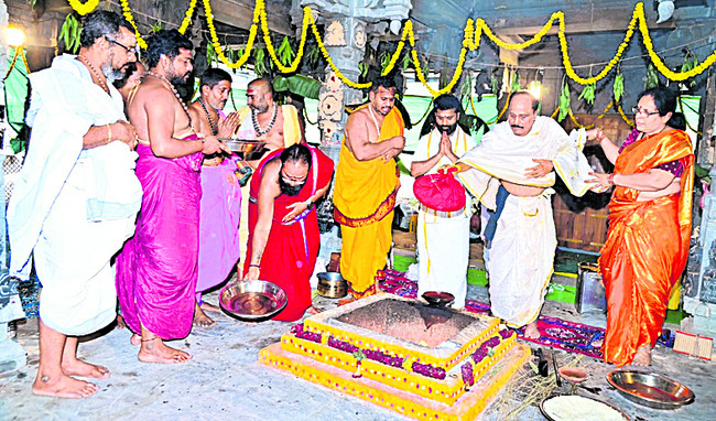ఇంద్రకీలాద్రిపై నవగ్రహ పునఃప్రతిష్ట 1