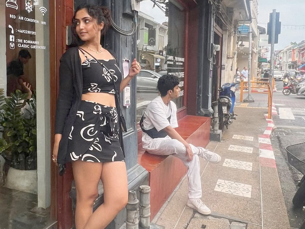 Actress Reba Monica John Trip to Thailand with family Photos3