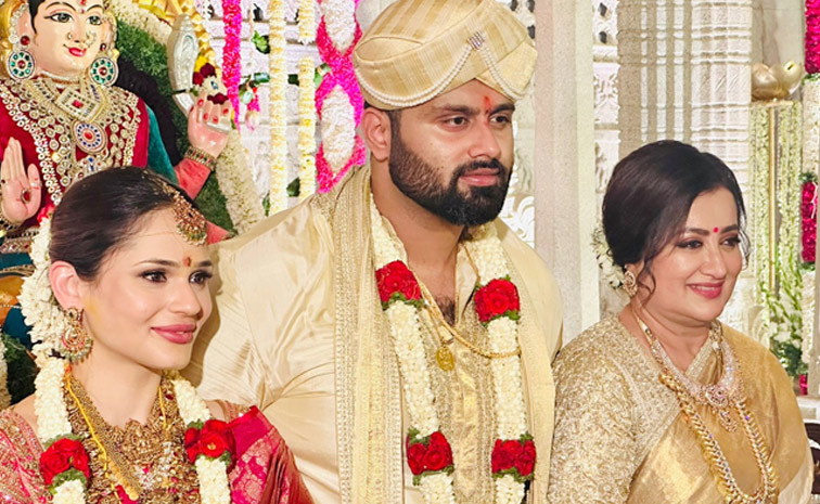 Senior Actress Sumalatha son Abhishek wedding Anniversary Photos1