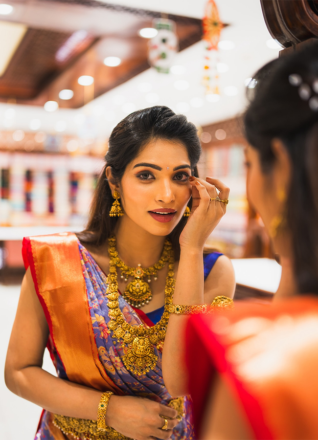 Telugu Bigg Boss Subhashree Rayaguru Engagement Pics Viral9