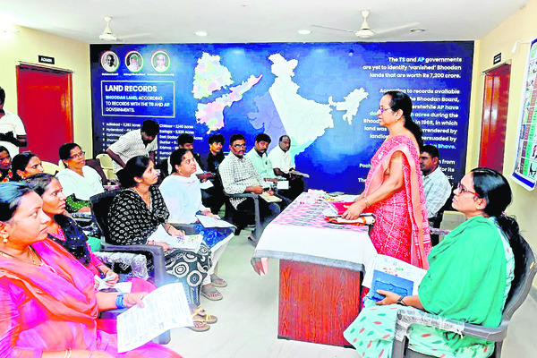 మున్సిపాలిటీల్లో ఆస్తిపన్ను వసూలుకు కసరత్తు
1