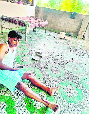వైఎస్సార్సీపీ నేతలపై టీడీపీ గూండాగిరి1