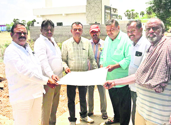 రంగనాథస్వామి ఆలయ భూముల పరిశీలన
2