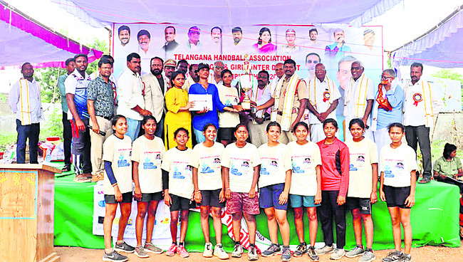 రాష్ట్రస్థాయి హ్యాండ్‌బాల్‌ పోటీల్లో ప్రతిభ1