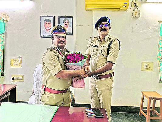 కిలో పొగాకు గరిష్ట  ధర రూ. 280 1