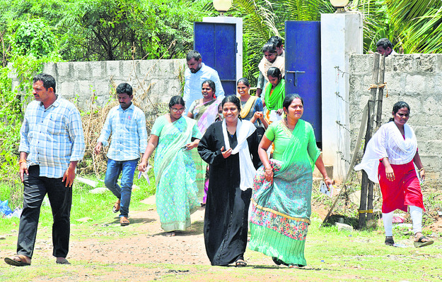 కిలో పొగాకు గరిష్ట  ధర రూ. 280 2