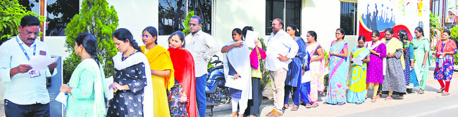 ప్రశాంతంగా డీఎస్సీ1