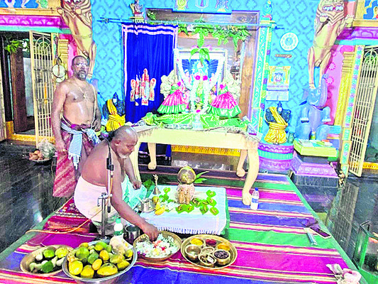 వైభవంగా బ్రహ్మోత్సవాలు ప్రారంభం 1