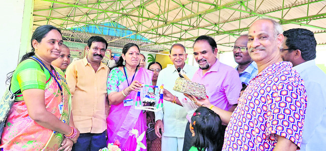 రంగనాథస్వామి ఆలయ భూముల పరిశీలన
1