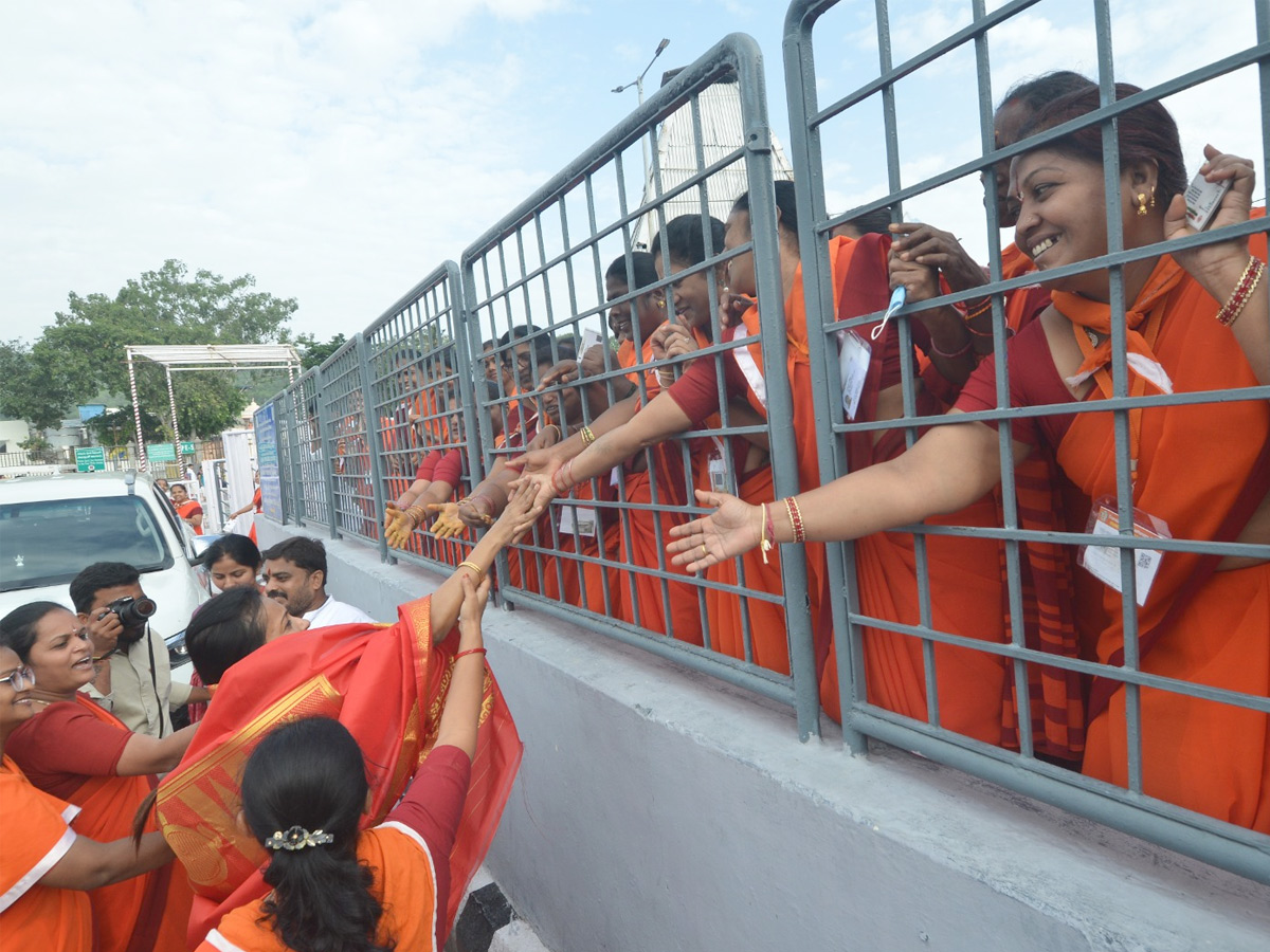 Anchor Suma, Rajiv Kanakala Visit Tirumala Photos7
