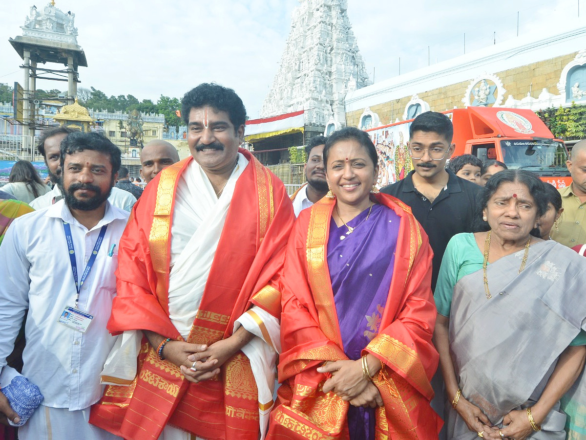 Anchor Suma, Rajiv Kanakala Visit Tirumala Photos3