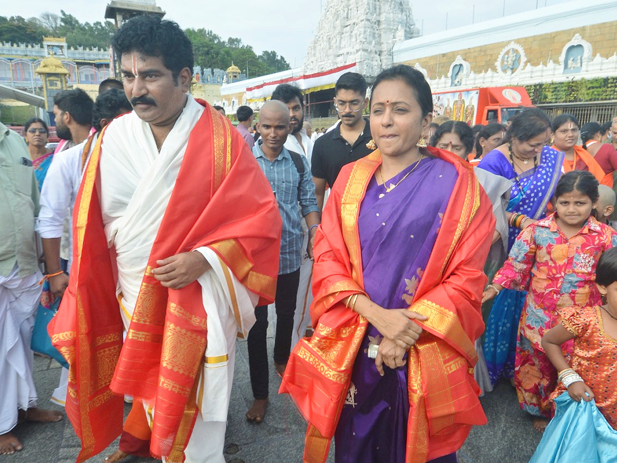 Anchor Suma, Rajiv Kanakala Visit Tirumala Photos5