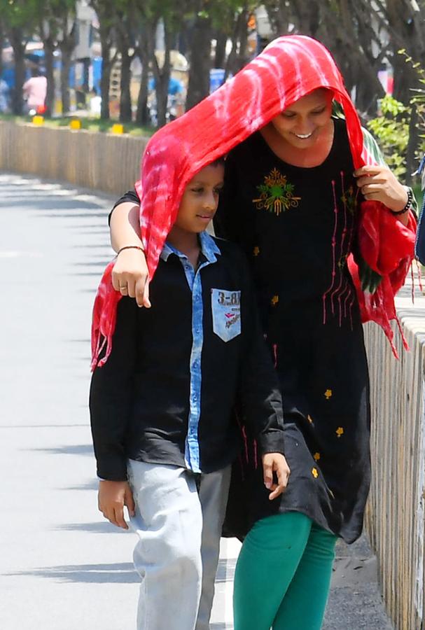 High Temperatures Recording In Andhra pradesh Photos19