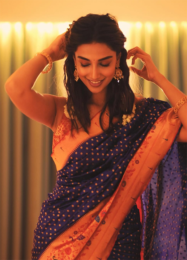 Tollywood Actress Meenakshi Chaudhary HD Photo Gallery16
