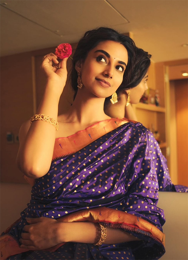 Tollywood Actress Meenakshi Chaudhary HD Photo Gallery5