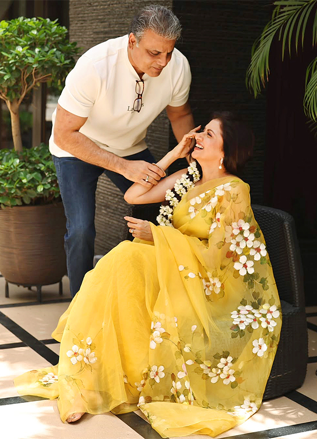 actress bhagyashree husband love propose HD Pics2