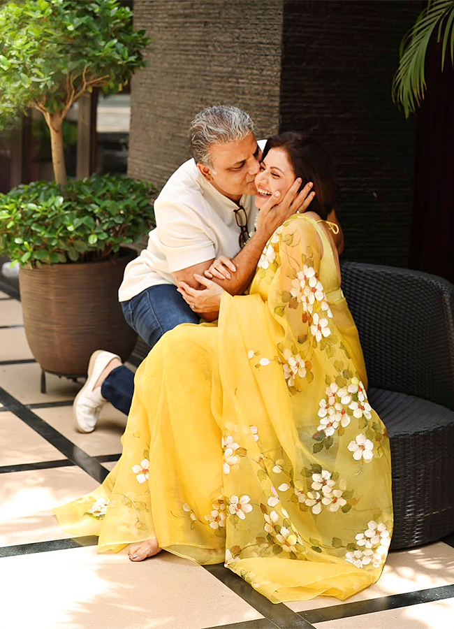 actress bhagyashree husband love propose HD Pics4