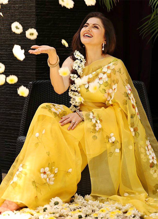 actress bhagyashree husband love propose HD Pics6