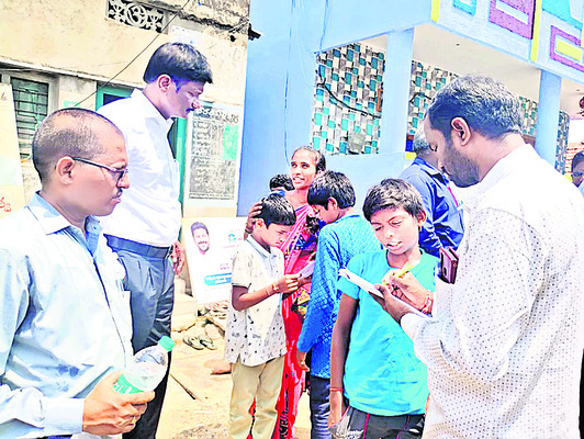 పాఠశాలల్లో పరిశుభ్రత పాటించాలి
1