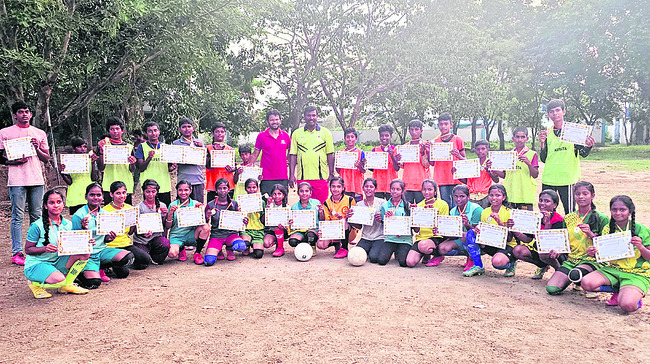 ముగిసిన ఫుట్‌బాల్‌ శిక్షణ శిబిరం
2