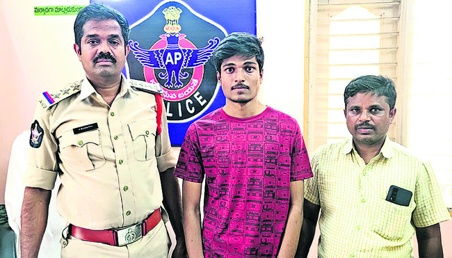 విద్యుత్ షాక్తో కాంట్రాక్ట్ కార్మికుడికి తీవ్రగాయాలు2