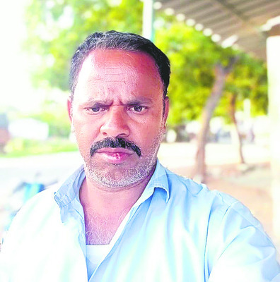 రోడ్లపైనే నిరీక్షణ! 2