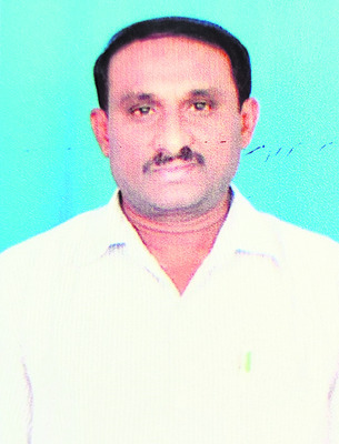 నెలకు మూడు చీరలు.. 
4