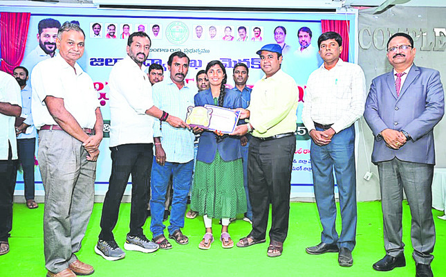 సాహో.. సర్కారు బడి2