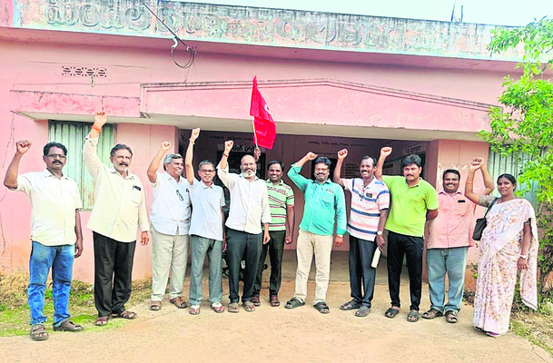 వెబ్‌ కౌన్సెలింగ్‌పై గళమెత్తిన టీచర్లు1