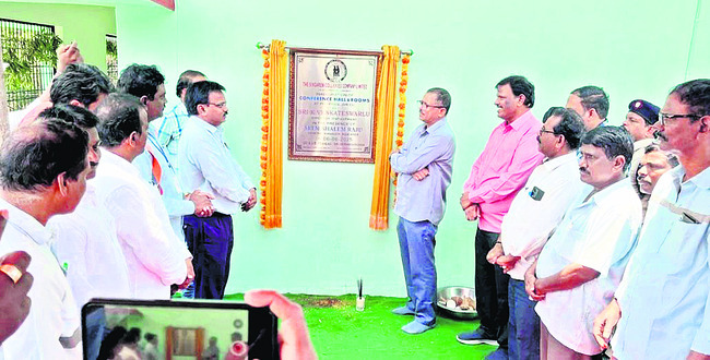 శ్రీవారికి అభిషేకం, పల్లకీసేవ
1