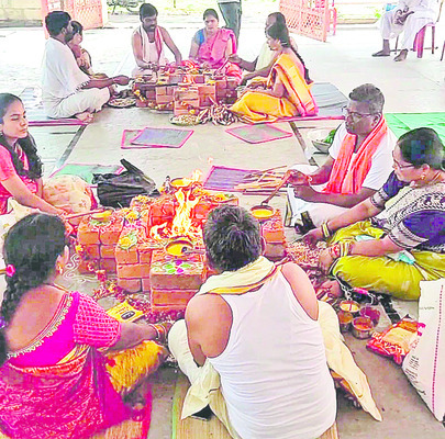 వైభవంగా ఆలయ వార్షికోత్సవం
1
