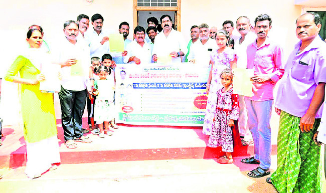 చిన్నారికి వైద్యసాయం అందిస్తాం..
2