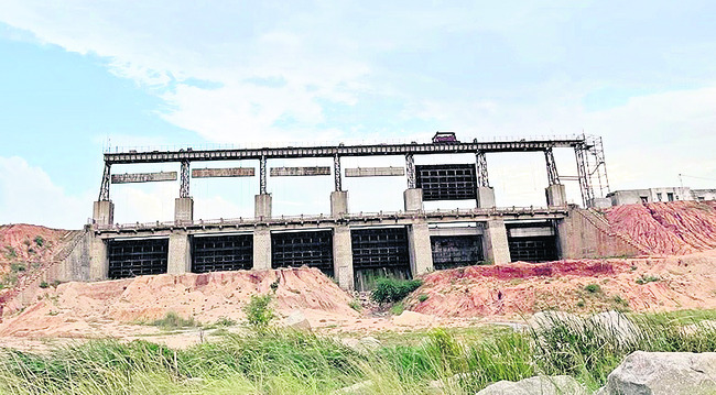 తాగునీటితో దర్జా ‘సాగు’తోంది!1