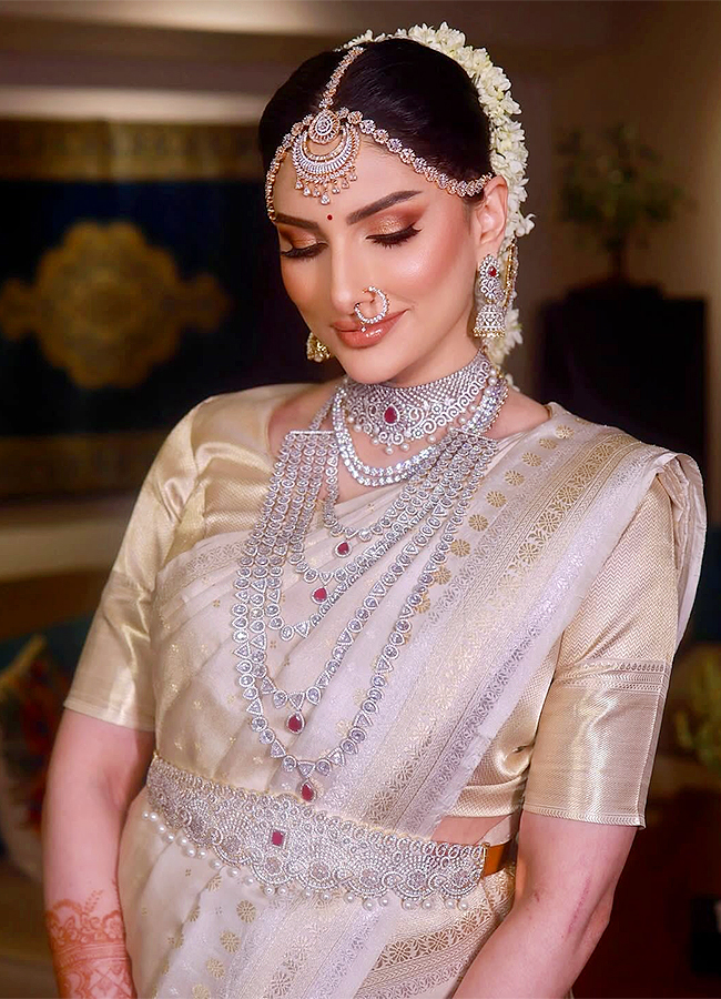 Akhil Akkineni And Zainab Ravdjee Wedding Looks Viral: Photos4