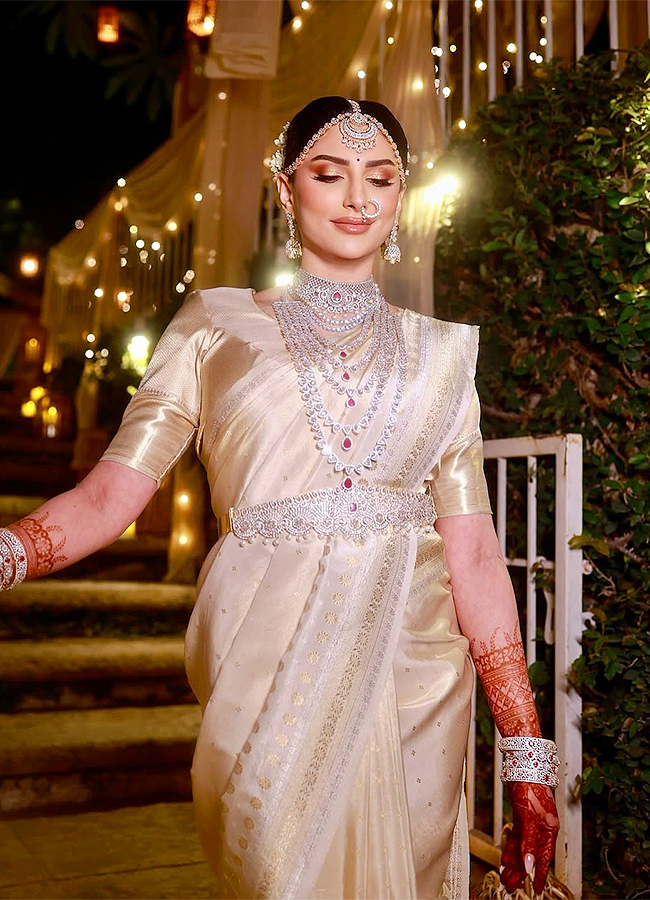 Akhil Akkineni And Zainab Ravdjee Wedding Looks Viral: Photos5