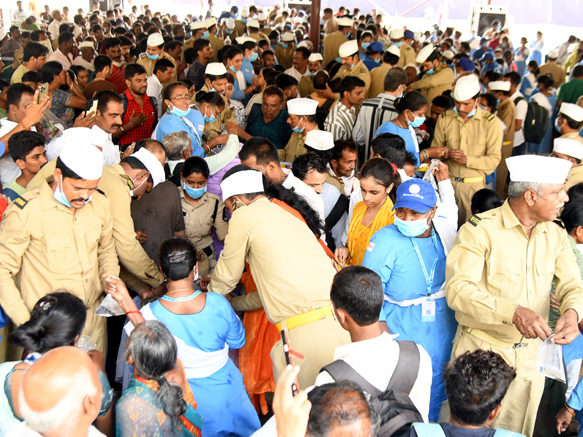Chepa Mandu Prasadam In Nampally Exhibition Grounds Hyderabad16