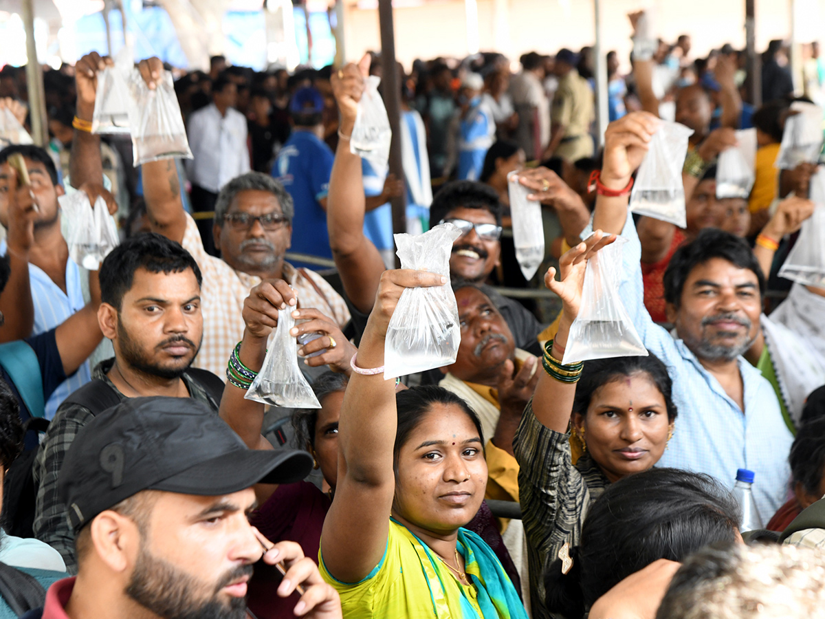 Chepa Mandu Prasadam In Nampally Exhibition Grounds Hyderabad2