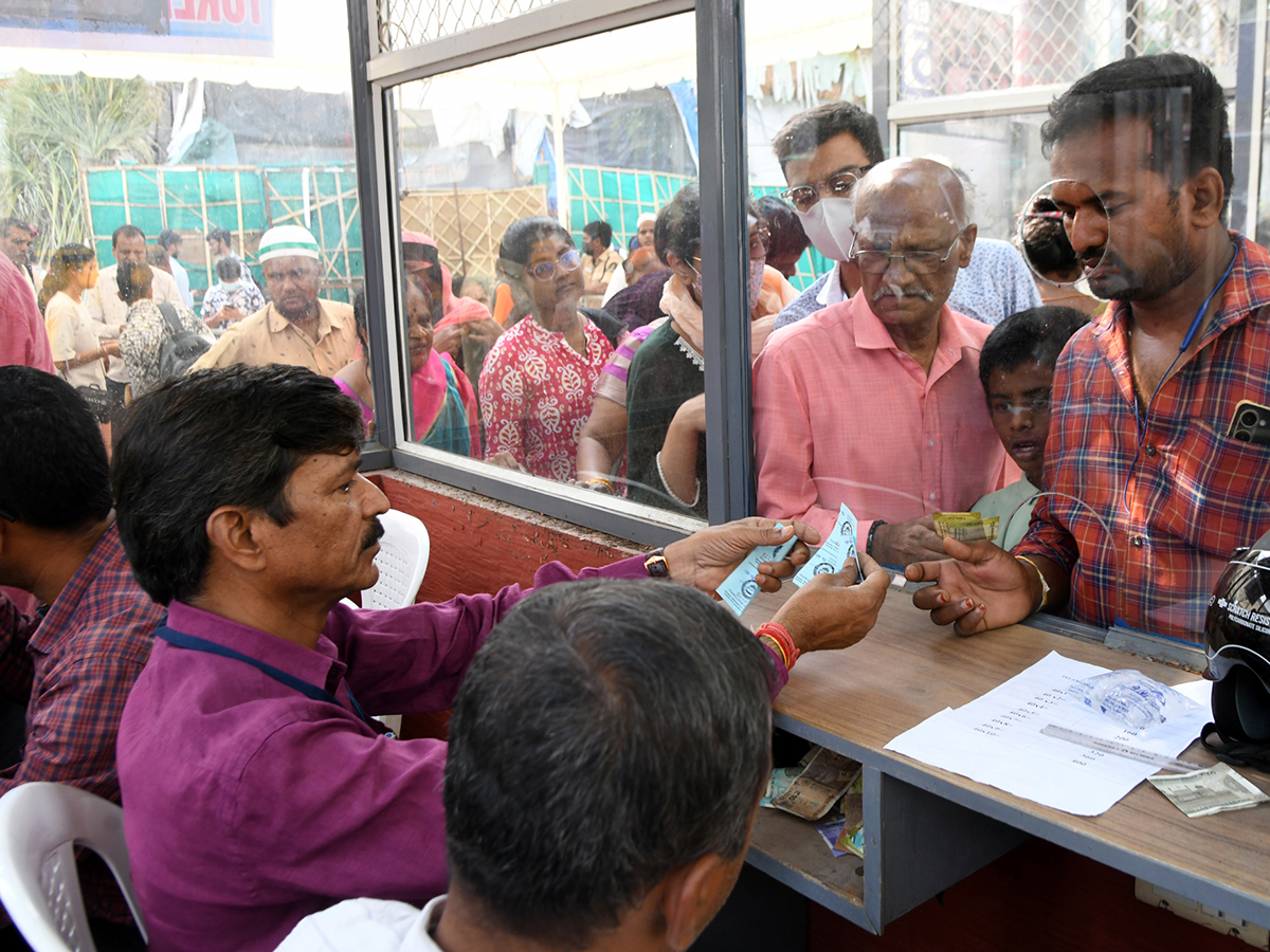 Chepa Mandu Prasadam In Nampally Exhibition Grounds Hyderabad29