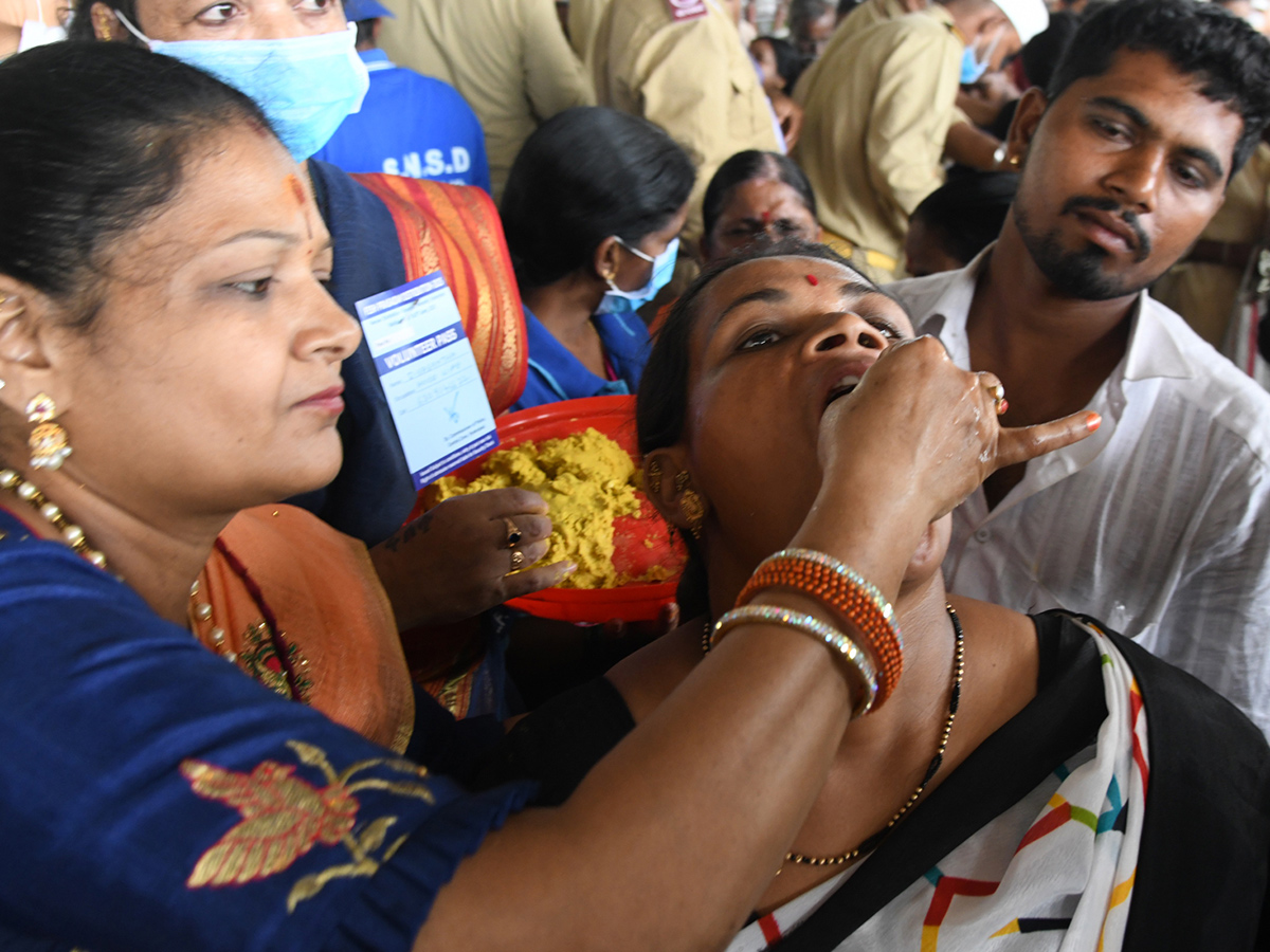 Chepa Mandu Prasadam In Nampally Exhibition Grounds Hyderabad5